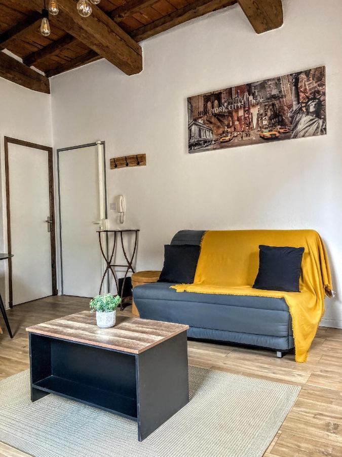 סן-ז'יל Immeuble 3 Apparts Centre Historique St Gilles Maisoncarreeconciergerie מראה חיצוני תמונה