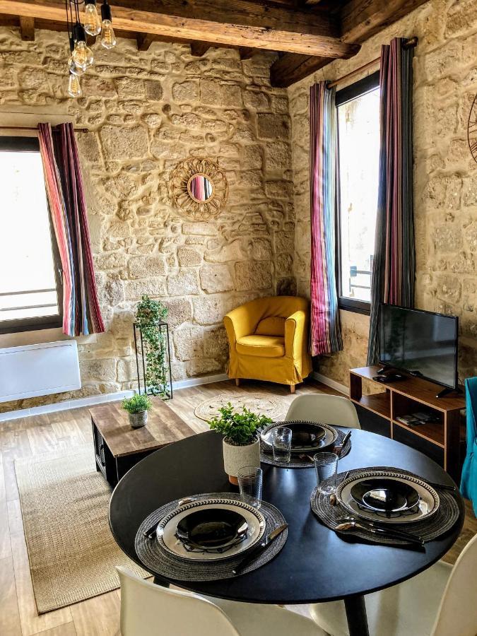 סן-ז'יל Immeuble 3 Apparts Centre Historique St Gilles Maisoncarreeconciergerie מראה חיצוני תמונה