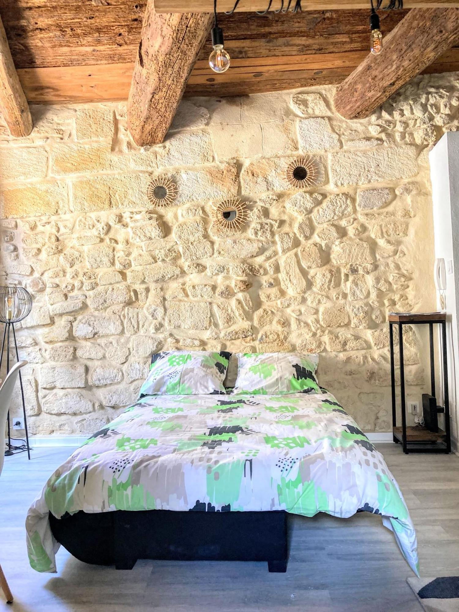 סן-ז'יל Immeuble 3 Apparts Centre Historique St Gilles Maisoncarreeconciergerie מראה חיצוני תמונה