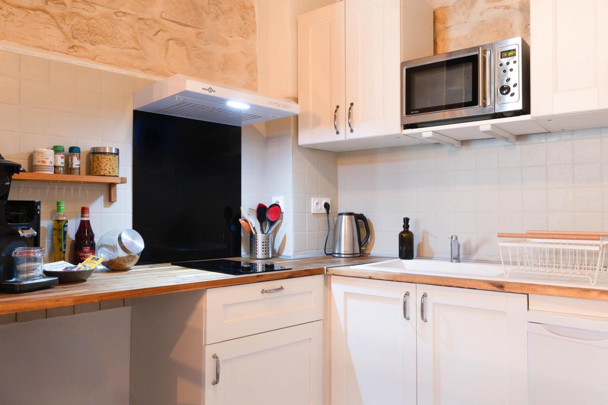 סן-ז'יל Immeuble 3 Apparts Centre Historique St Gilles Maisoncarreeconciergerie מראה חיצוני תמונה