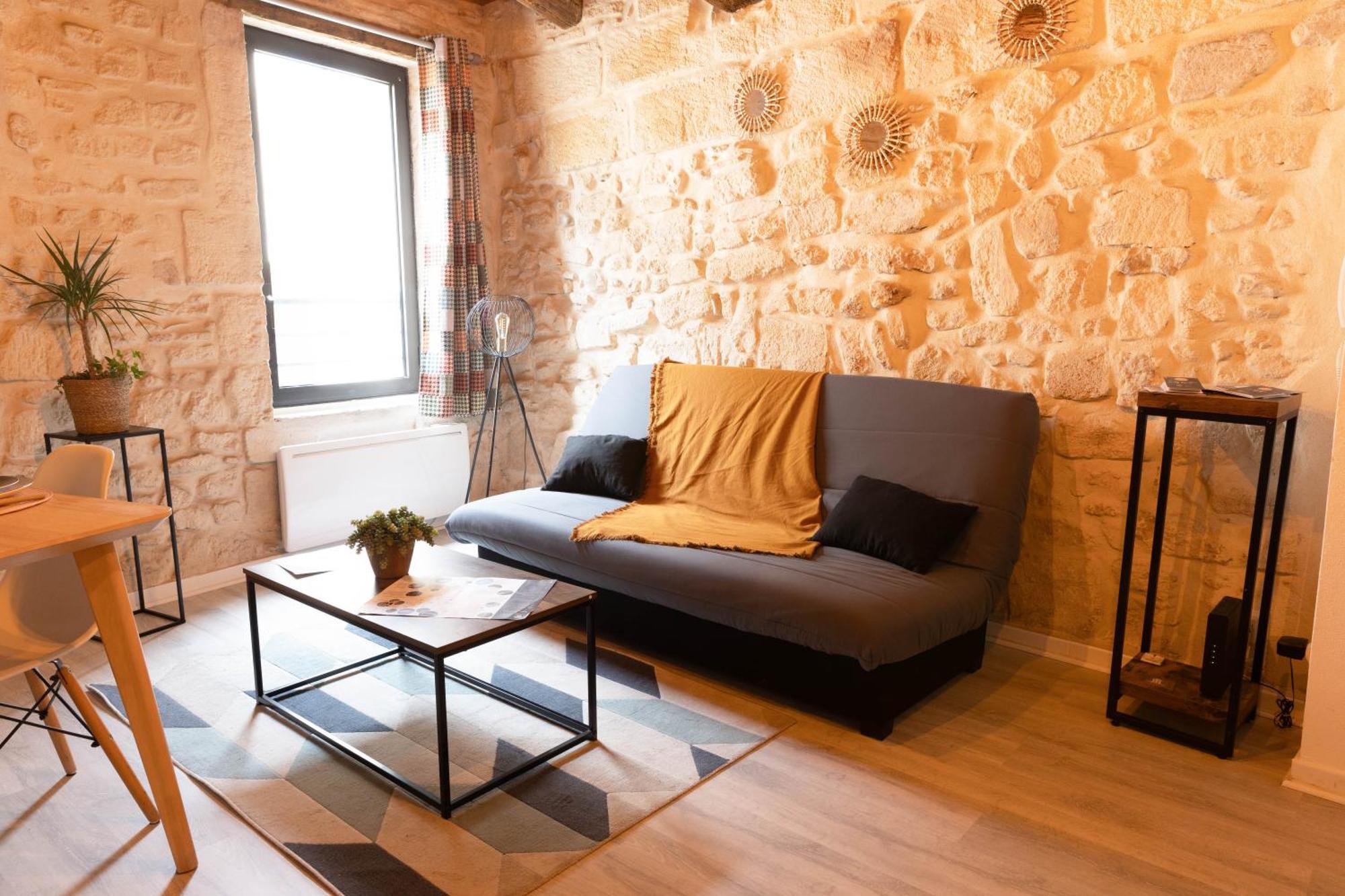 סן-ז'יל Immeuble 3 Apparts Centre Historique St Gilles Maisoncarreeconciergerie מראה חיצוני תמונה