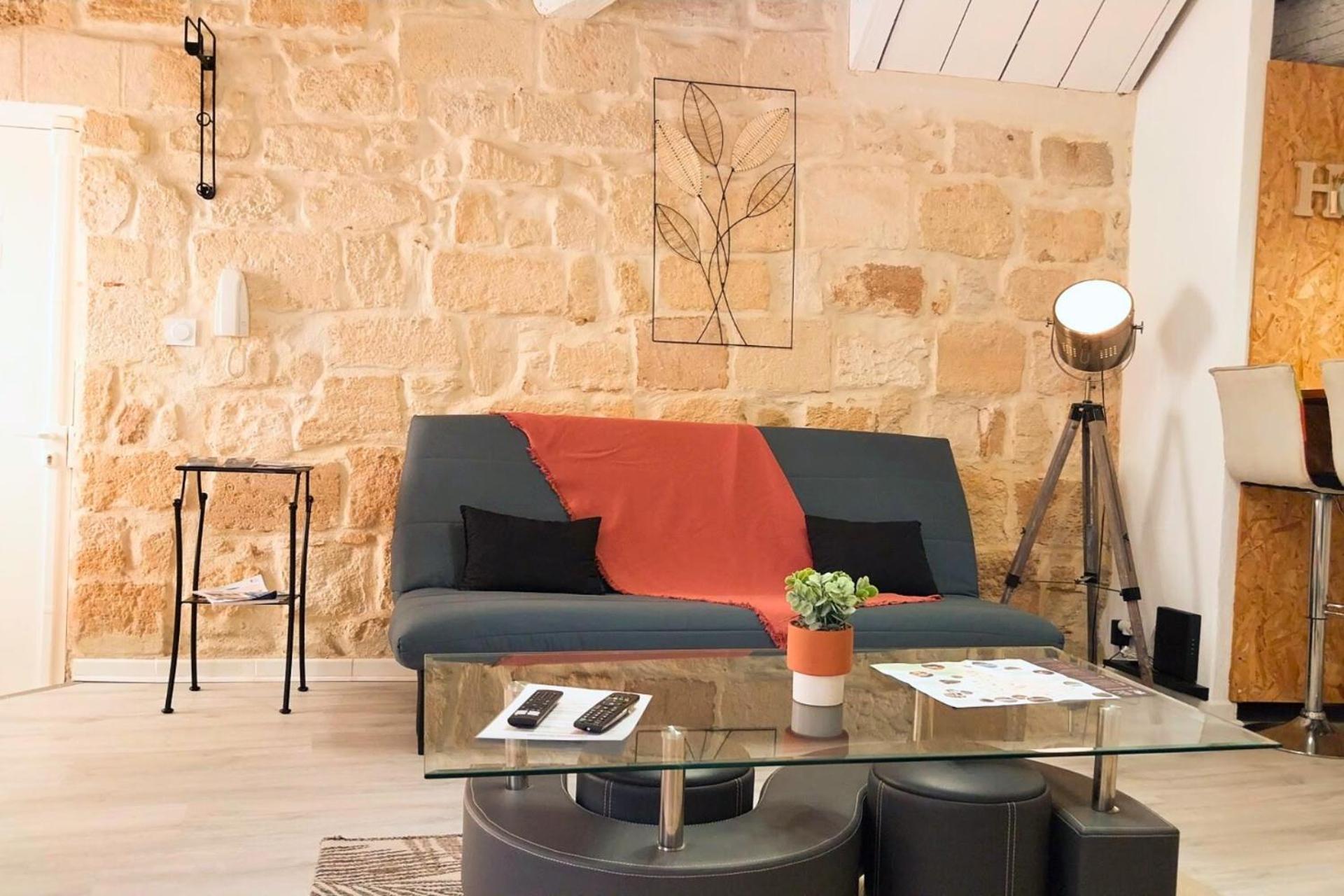סן-ז'יל Immeuble 3 Apparts Centre Historique St Gilles Maisoncarreeconciergerie מראה חיצוני תמונה