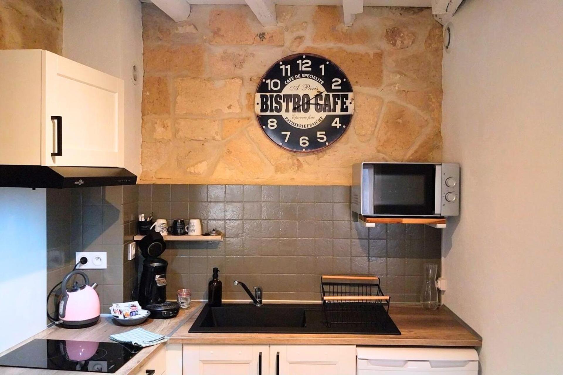 סן-ז'יל Immeuble 3 Apparts Centre Historique St Gilles Maisoncarreeconciergerie מראה חיצוני תמונה