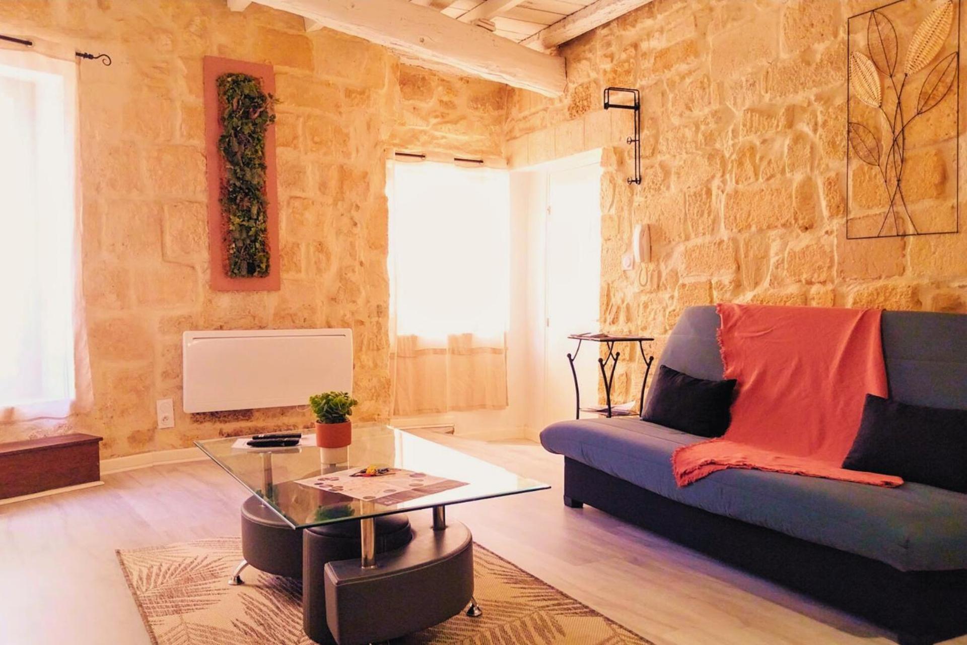 סן-ז'יל Immeuble 3 Apparts Centre Historique St Gilles Maisoncarreeconciergerie מראה חיצוני תמונה